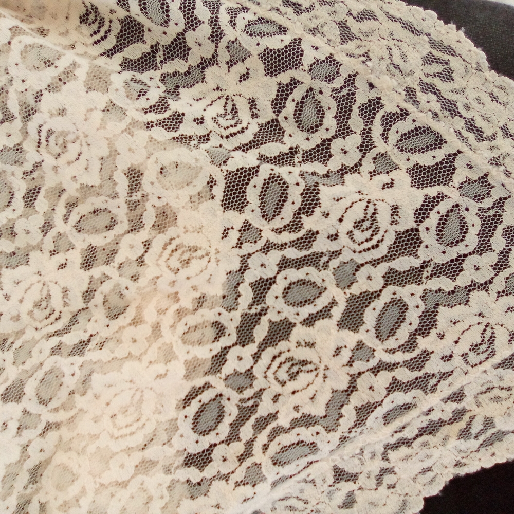 Shear Lace Tablecloth 64x84 Ivory